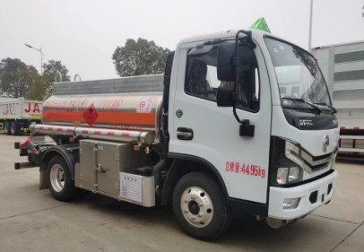 楚勝藍牌加油車_東風多利卡藍牌加油車_2.88方鋁合金加油車